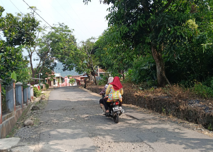 Jalan Rusak Jadi Momok, Warga Lima Desa di Kuningan Utara Bergerak Temui DPR RI dan DPRD Jabar