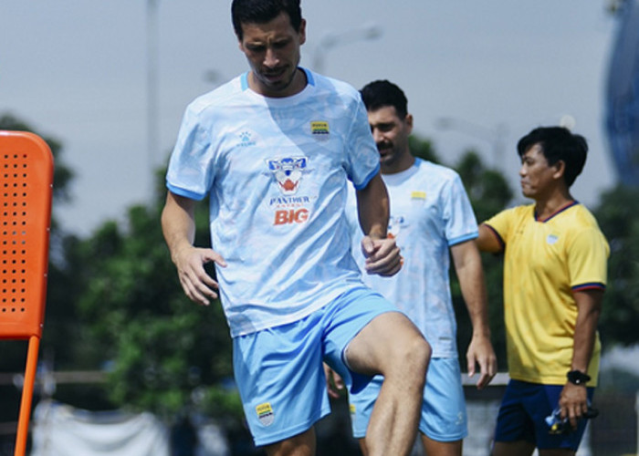 Update Kondisi Pemain Persib Jelang Lawan Dewa United, Yaya Sunarya Puji Kerja Keras Frans Putros