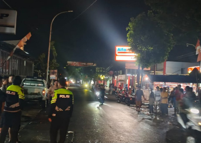 Tragis! Hantam Truk Parkir, Pemotor Tewas Terlindas Bus di Luragung 