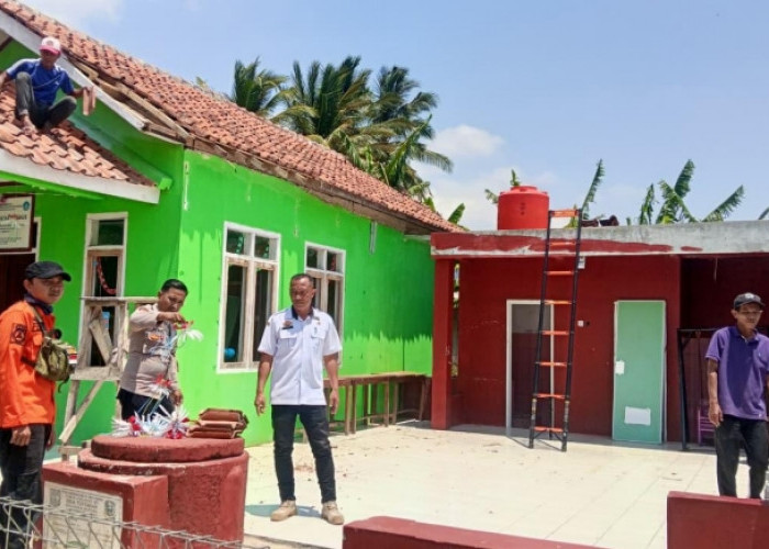 Kuningan Dilanda Angin Kencang, Atap Bangunan Kelompok Belajar Desa Tundagan Rusak