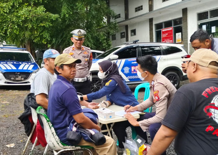 Razia Ramp Check di Cirendang, Bus Kedaluwarsa dan Knalpot Brong Kena Sanksi