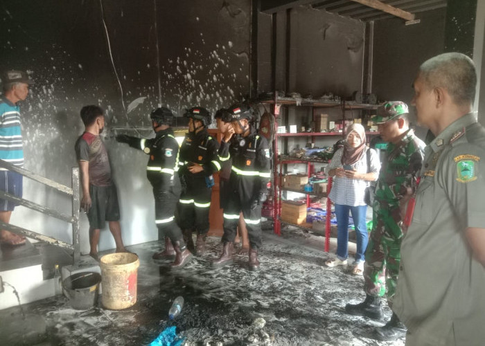 Diduga Akibat Konsleting Listrik, Satu Ruko di Desa Cieurih Cidahu Hampir Ludes Terbakar