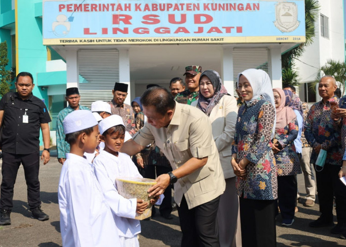 Khitanan Massal 151 Anak Warnai Hari Jadi ke-528 Kuningan