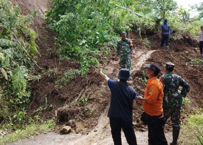 Longsor dan Pergerakan Tanah Masih Mengancam Warga Kuningan