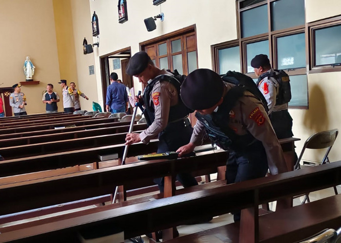 Polres Kuningan Sterilisasi Gereja, Pastikan Ibadah Berjalan Aman