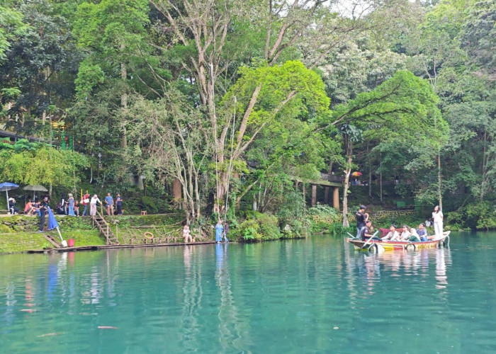 Talaga Biru Cicerem Jadi Primadona Wisata Nataru di Kuningan, Tetap Jernih di Musim Hujan