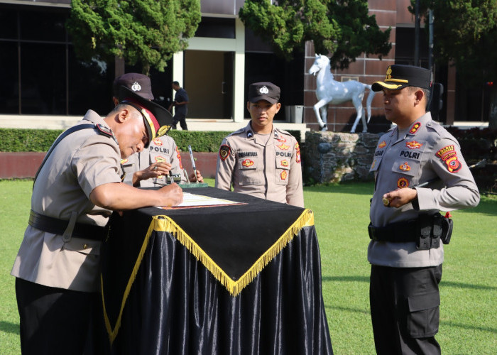 Wakapolres Kuningan Berganti, Kapolres Tekankan Integritas dan Pelayanan
