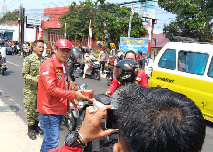 Gandeng Koramil Kadugede, Pemuda Batak Bersatu Kuningan Gelar Jumat Berkah