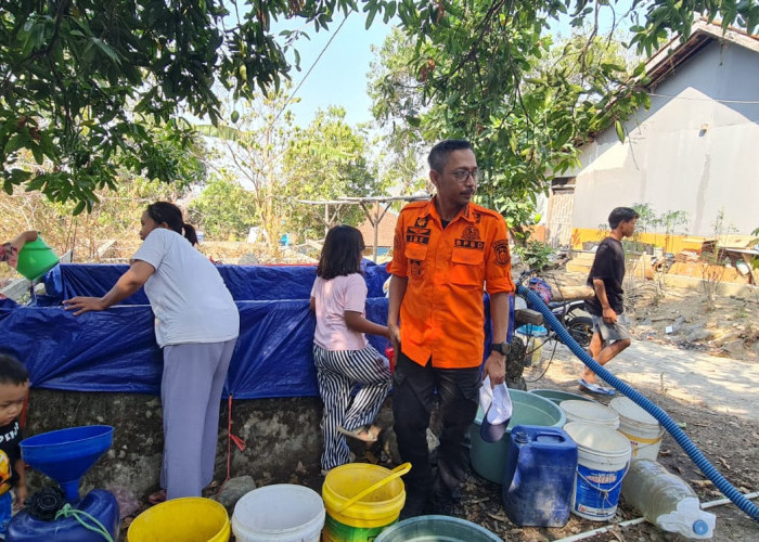Ratusan Ribu Liter Air Bersih Sudah Dikirim ke 8 Desa, BPBD Kuningan Apresiasi Bantuan dari Instansi dan BUMN