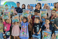 Ruang Pintar PNM di Mundu Pesisir Kembali Terima Bantuan, Anak-Anak Makin Antusias Belajar