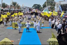 Uniku Bawa Pesan Bersih dan Jujur di Karnaval Budaya Kuningan