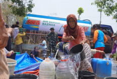 Kemarau Panjang, Baznas Kuningan Salurkan Air Bersih ke Lima Kecamatan