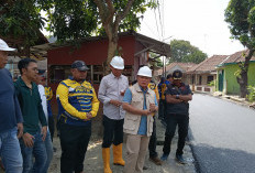 Dian Rachmat Tinjau Proyek Rp8,7 Miliar, Jalan Penghubung Lima Desa Kini Mulai Mulus