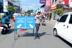 Belanja Aman, Jalan Lancar: Satlantas Terapkan Rekayasa Lalu Lintas di Jalan Siliwangi Kuningan