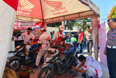 Ojol Kuningan Dapat Servis Motor dan Ganti Oli Gratis dari Polisi