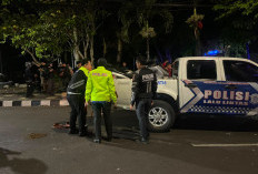NMAX Tabrak Truk di Depan Pendopo Kuningan, Pengendara Luka Berat