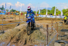 Night Race Perdana Shell BLU CRU Yamaha Enduro Challenge, Sambangi Kalimantan Barat