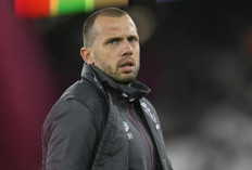 John Heitinga Resmi Tolak Tawaran PSSI! Calon Pelatih Timnas Condong ke Gio van Bronckhorst dam John Herdman!