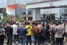Ratusan Massa Desak Kejari Kuningan Buka SP3 Kasus Kuningan Caang