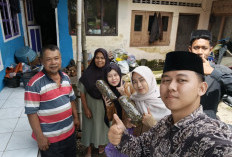 Lewat Branding Digital, Mahasiswa Poltek SCI Dorong UMKM Teh Gambung Desa Payung Naik Kelas