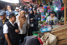 Ini Baru Pemimpin, Turun ke Pasar, Bupati Dian Jamin Harga Kebutuhan Pokok Stabil