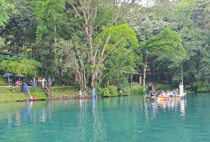 Talaga Biru Cicerem Jadi Primadona Wisata Nataru di Kuningan, Tetap Jernih di Musim Hujan