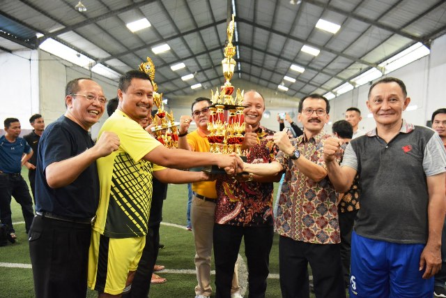 Tim DPRPP Juara Futsal Korpri Cup