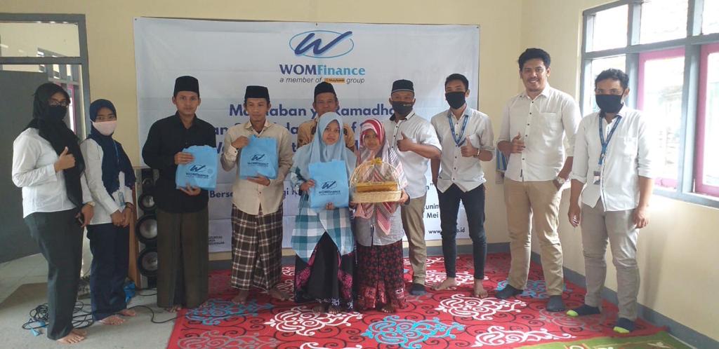 WOM Finance Sumbang 50 Mushaf Alquran untuk Ponpes Al Barokah