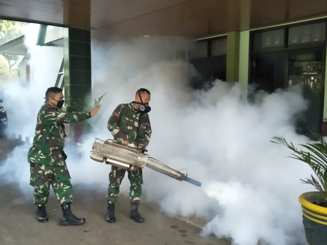 Cegah DBD, Makodim 0615 Difogging