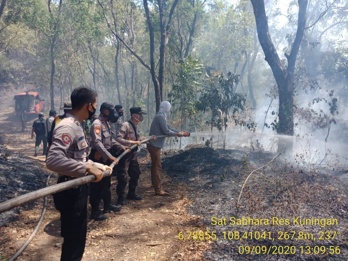 Lagi, Kawasan Hutan Ciremai Terbakar