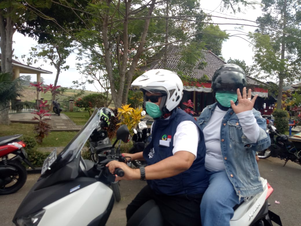 Naik Motor, Bupati Hj Ika Hadiri Acara Gubernur