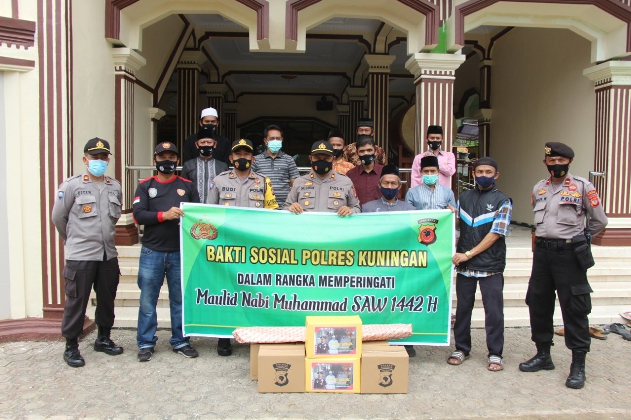 Momen Muludan, Polres Peduli Masjid