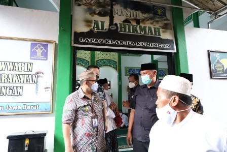 Bupati Jumatan Bareng Warga Lapas Kuningan