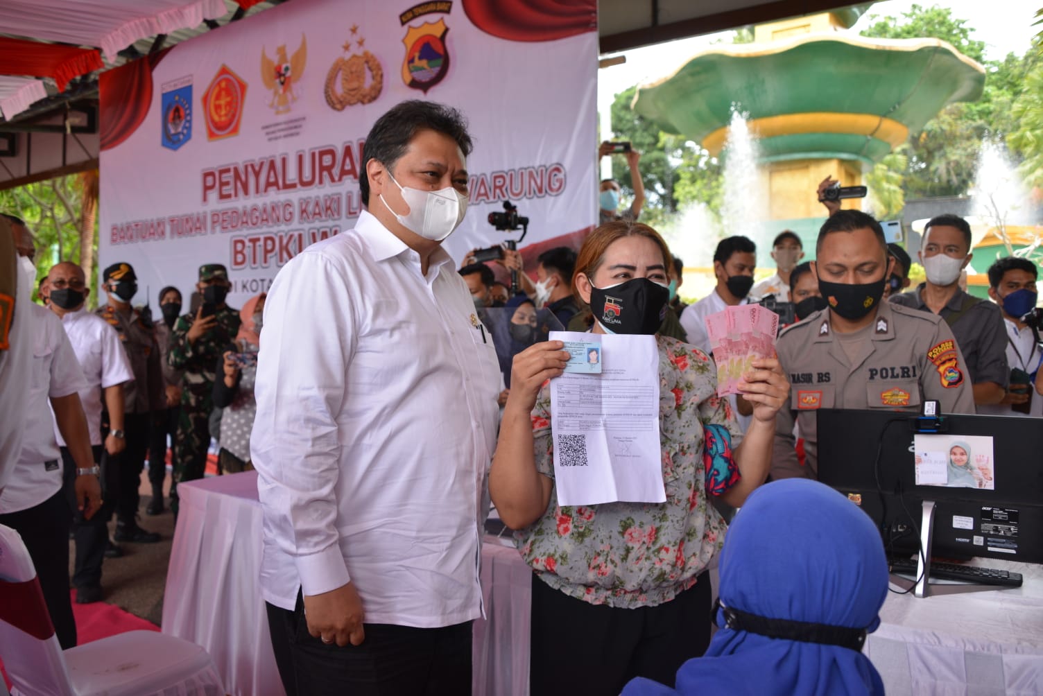 Bantuan Tunai PKL dan Warung di NTB Paling Cepat dan Tepat Sasaran