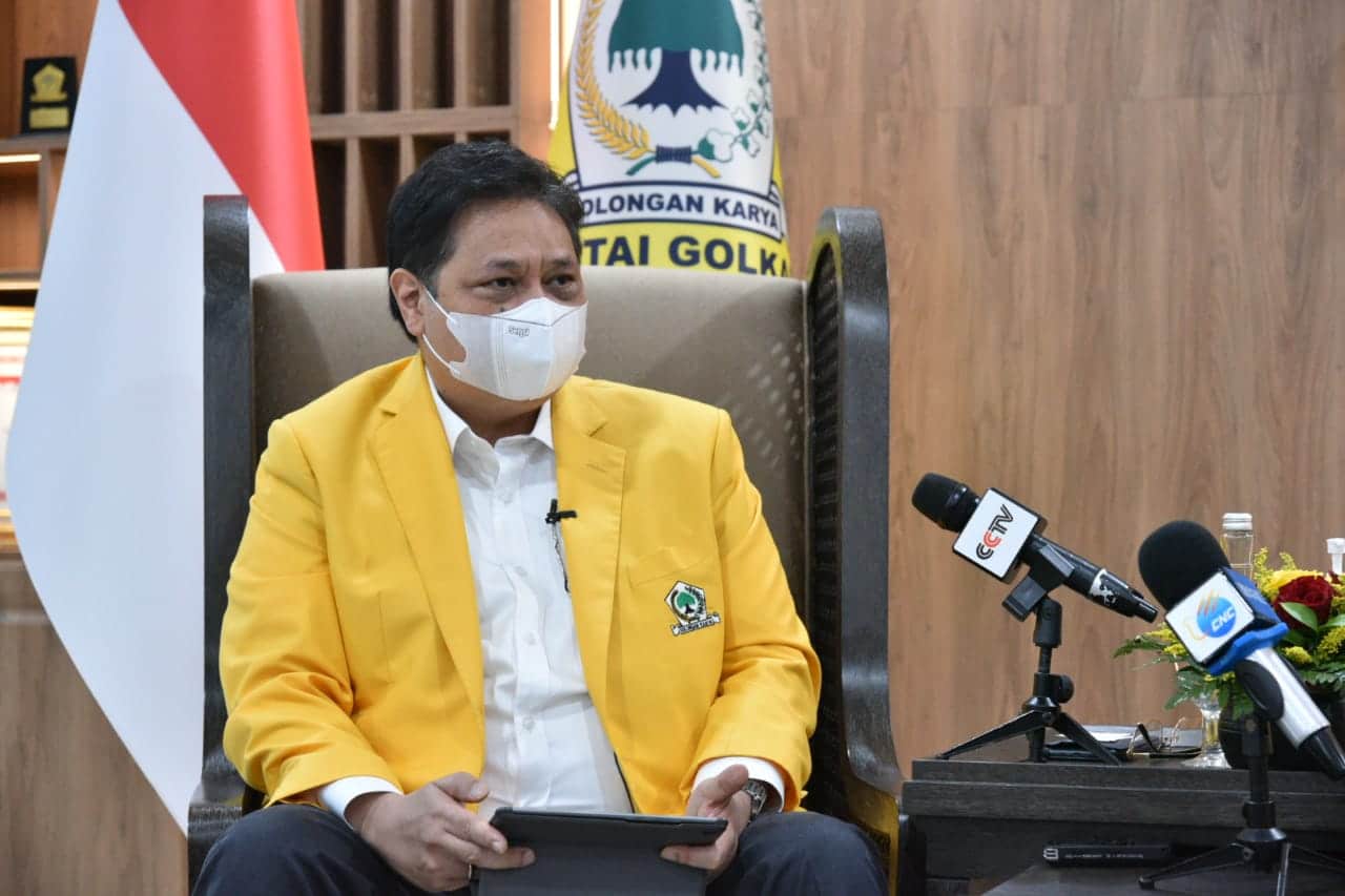 Airlangga Hartarto Instuksikan Kader Golkar Bantu Bencana Gunung Semeru