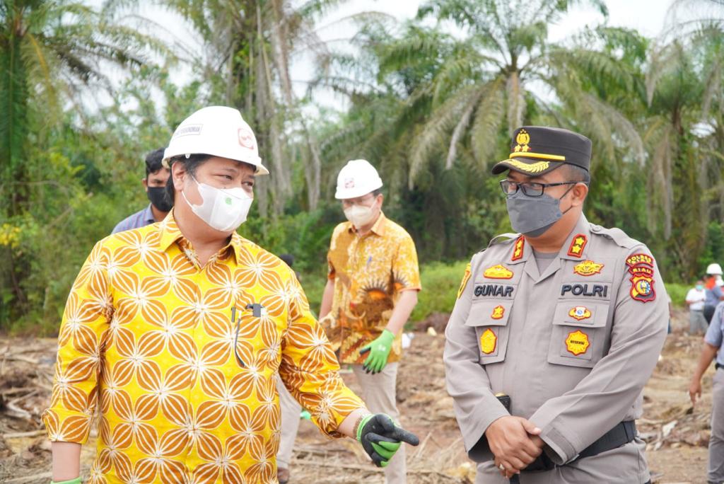 Airlangga Mengaku Menerima Aspirasi Perpanjangan Jabatan Jokowi dari Petani Sawit