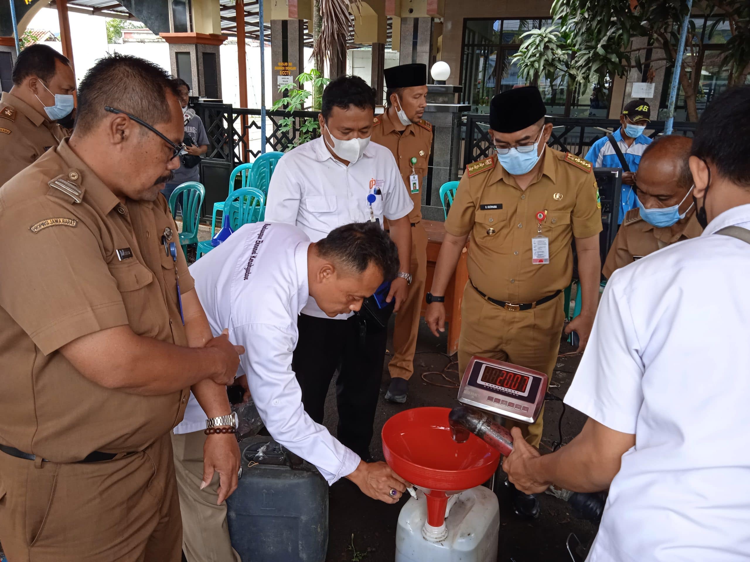 8.000 Liter Migor Curah Ludes, Pedagang Harus Membuat Surat Pernyataan Menjual dengan HER  Rp11.500 Per Liter