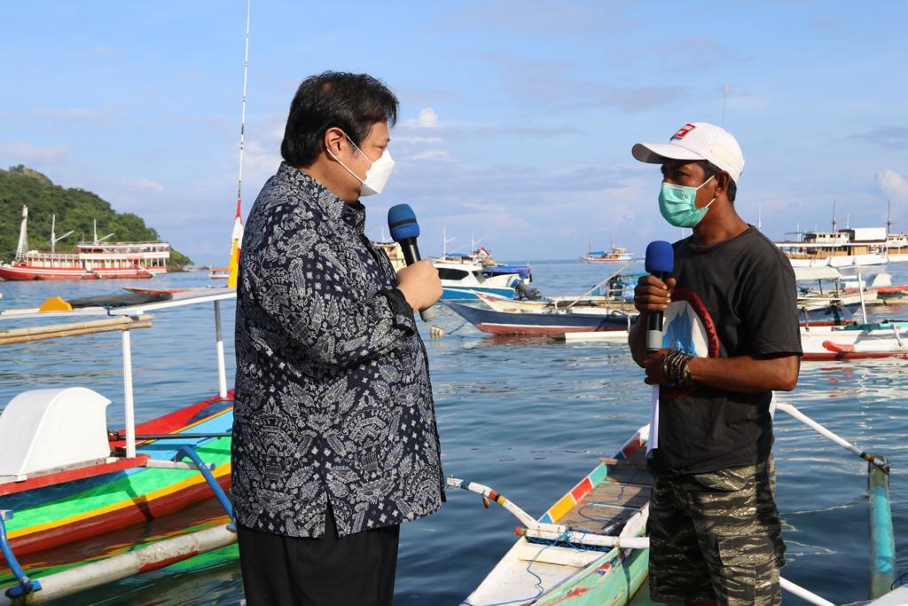 Airlangga: Semoga Bantuan Tunai Jadi Kado Indah di Hari Nelayan Nasional